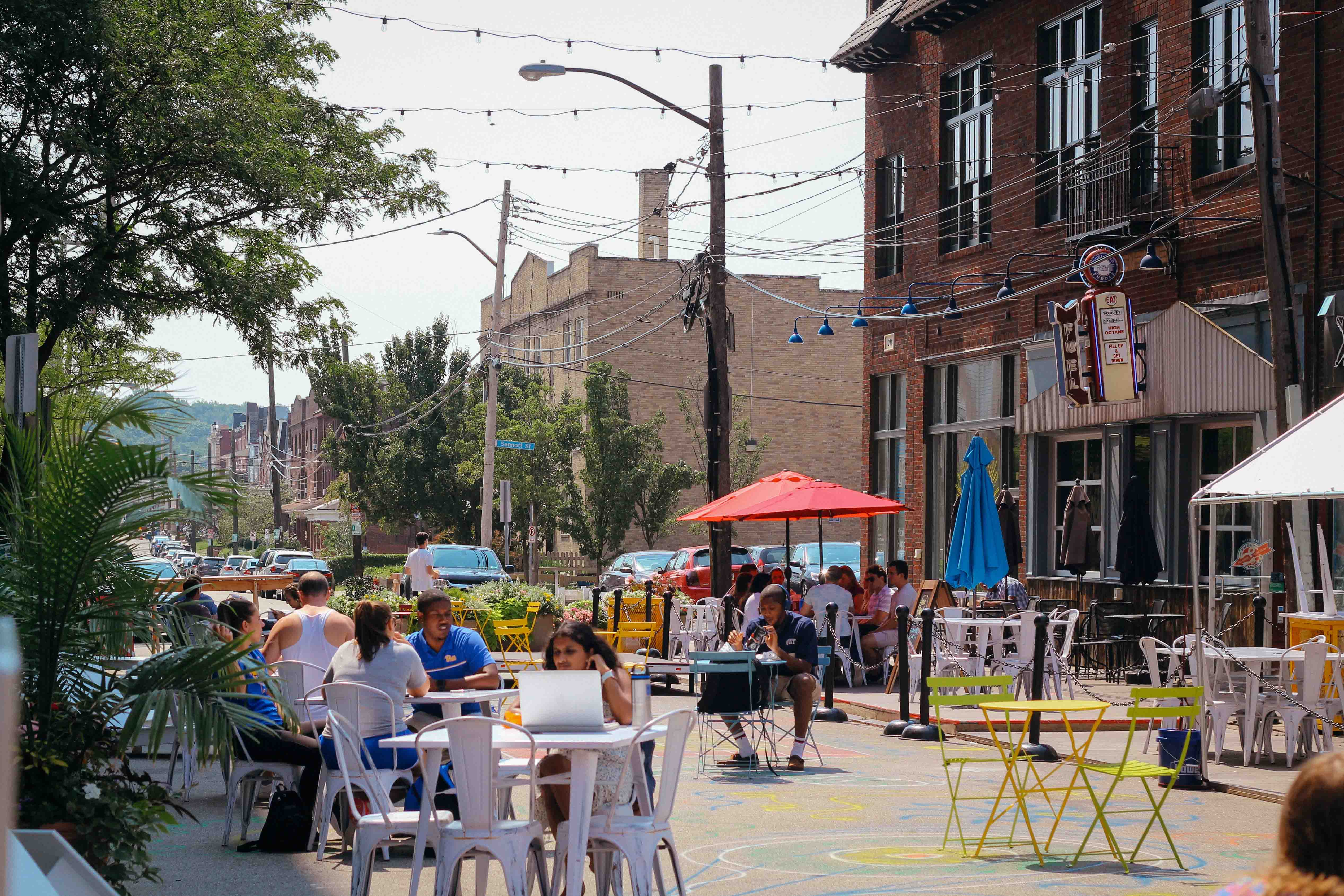 Outdoor dining on Oakland Avenue