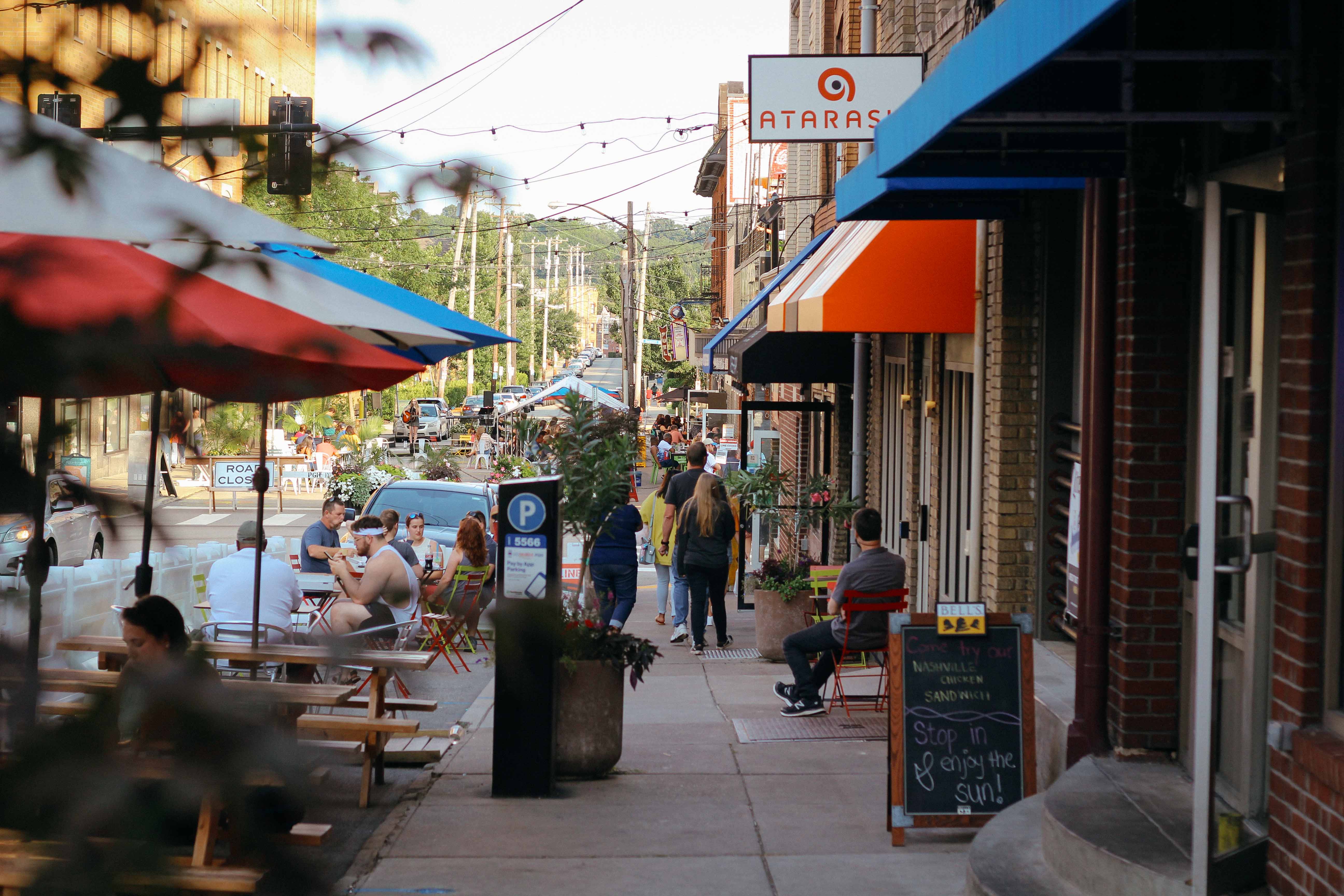 Outdoor dining on Oakland Avenue